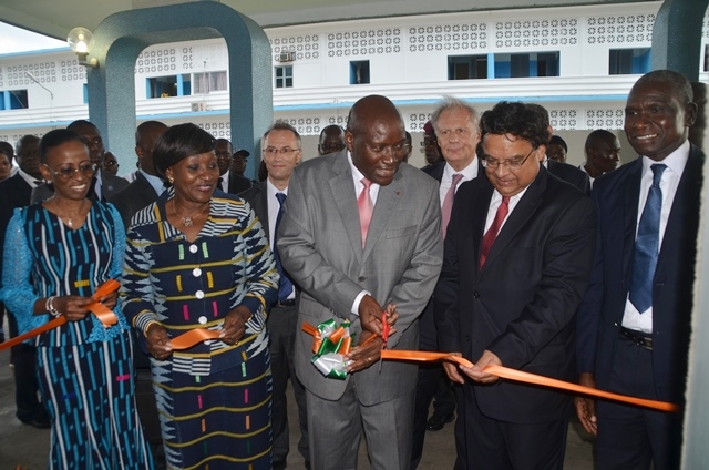 Le Premier ministre inaugure le centre d’imagerie médicale du CHU de Treichville, un joyau unique en Afrique de l'ouest.